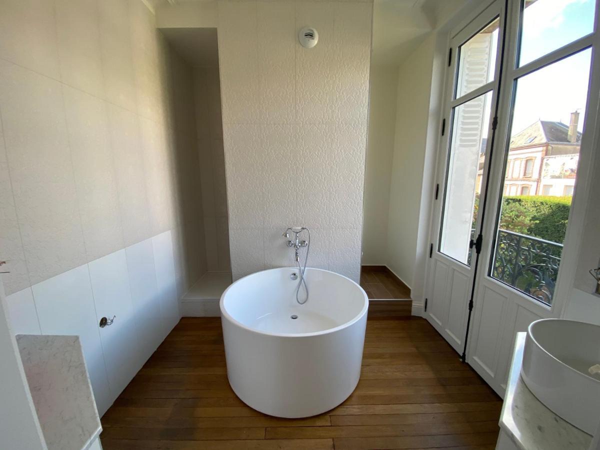 Maison Blanche Chartres - Maison D'Hotes 5 Etoiles Exteriör bild